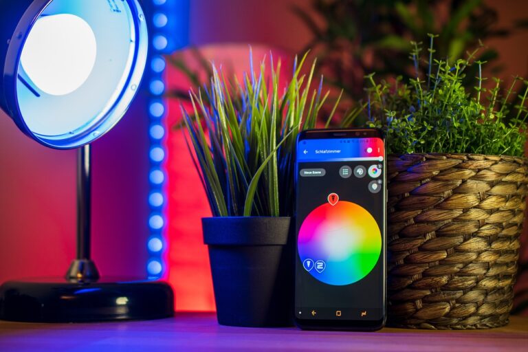 Smarthome und Wärmepumpe intelligent vernetzen für mehr Komfort Moderne Wärmepumpe im vernetzten Smarthome für mehr Wohnkomfort und Energieeffizienz